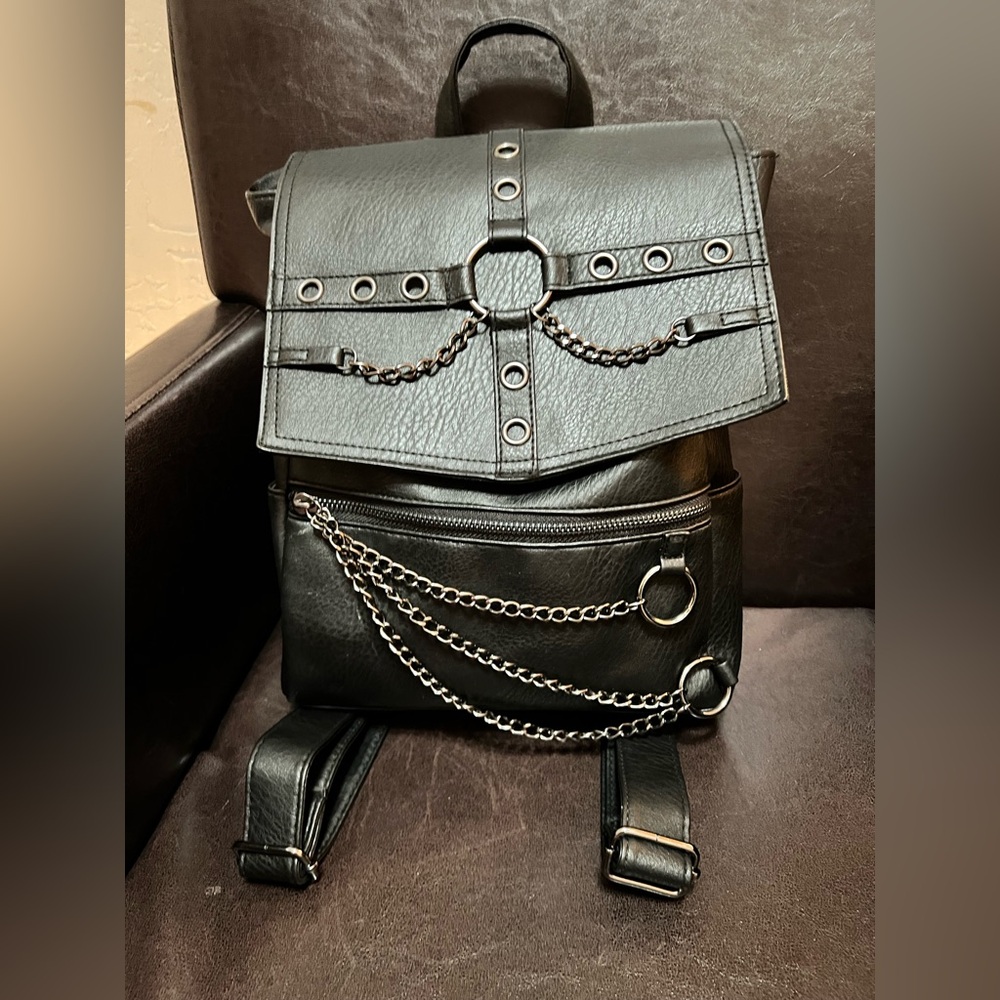 Rocker Backpack - Picture 2 of 14